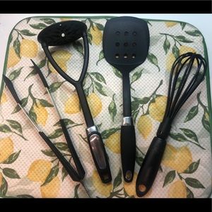 Farberware Utensil set - like new